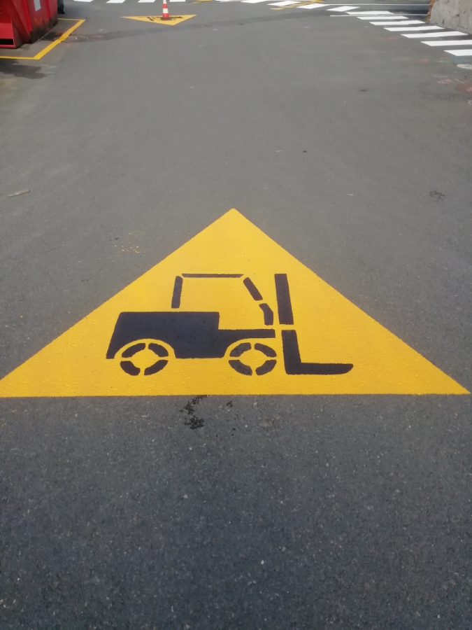Sapeint Peintre Industriel France Rennes Marquage Routier Et Signalisation Au Sol 16