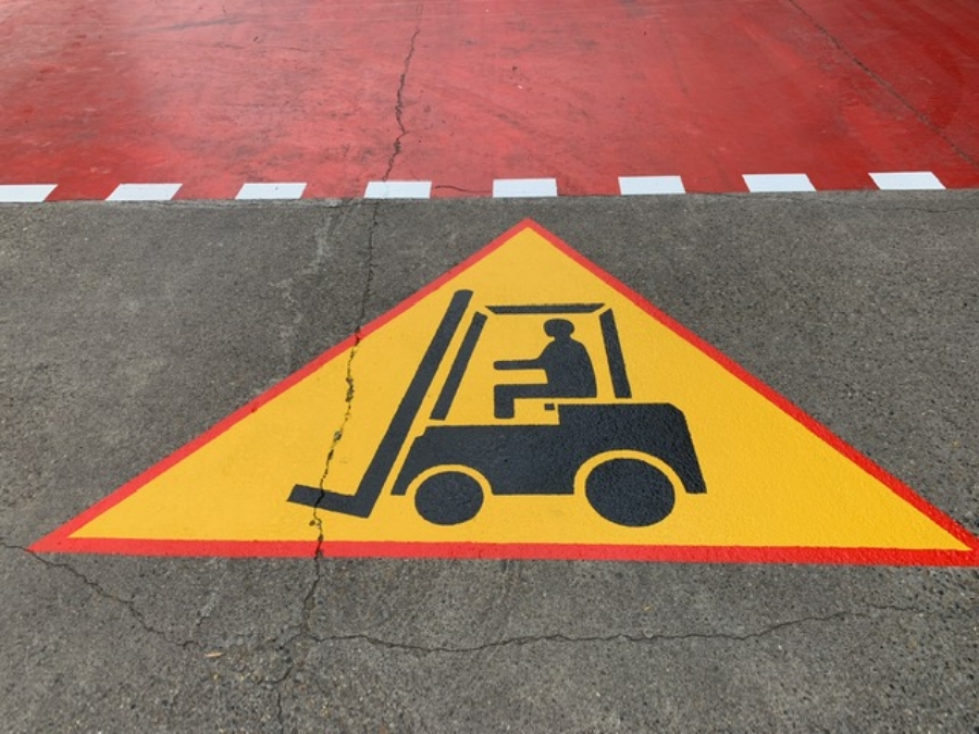 Sapeint Peintre Industriel France Rennes Marquage Routier Et Signalisation Au Sol 2